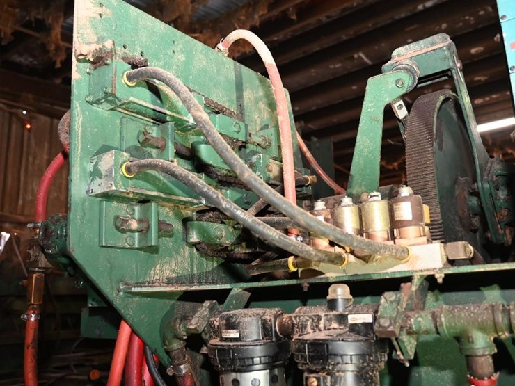 #116-•-cleereman-38-3hb-carriage-and-track-image-24