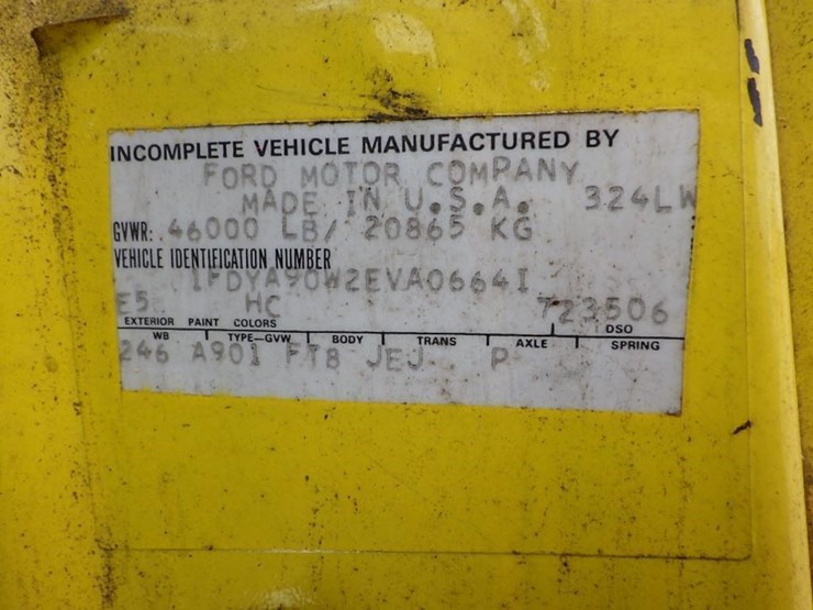 1984-ford-9000-image-42