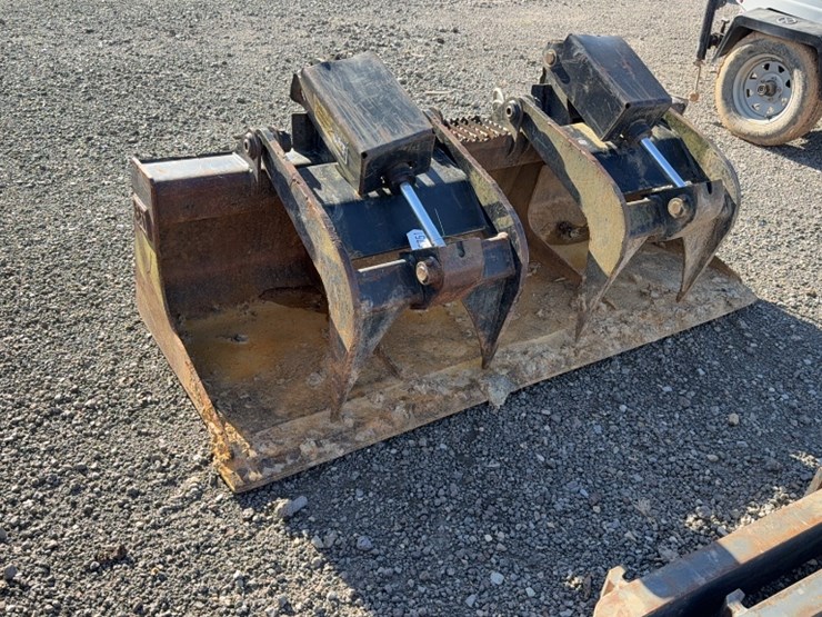 #2092-•-cat-72"-skid-steer-2-cylinder-grapple-bucket-image-1