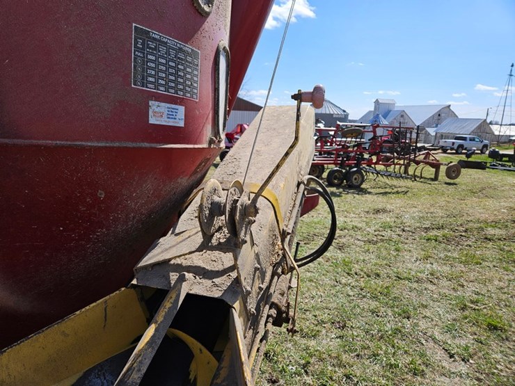 new-holland-355-image-26