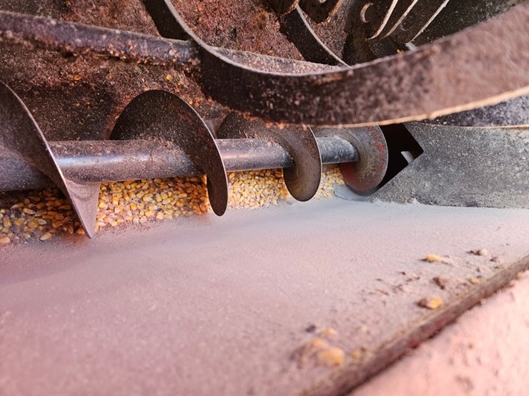 new-holland-355-image-16