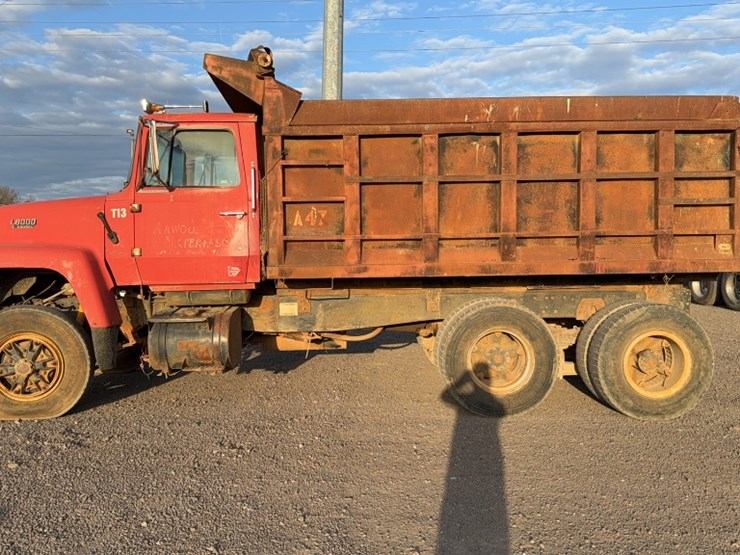 1988-ford-l8000-image-11