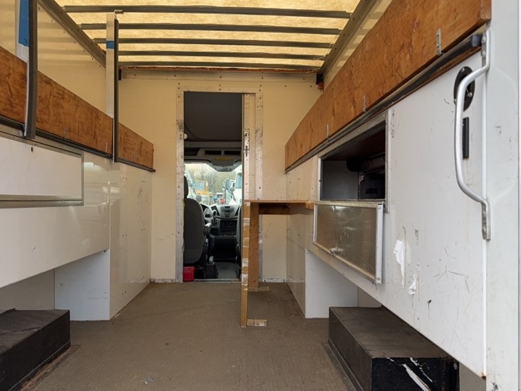 2015-ford-350-image-10