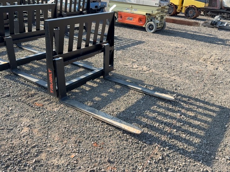 #2079-•-trubilt-42"-skid-steer-pallet-forks-image-2