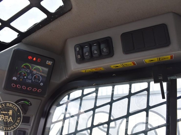 2020-caterpillar-289d3-image-41