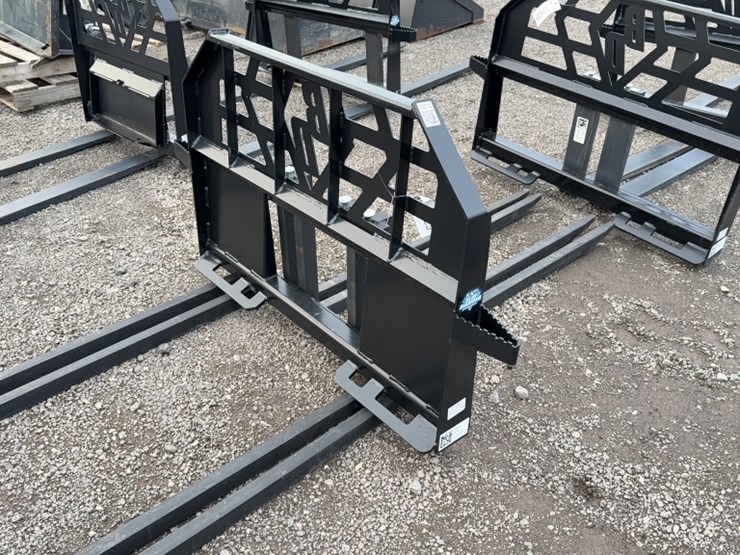 #2026-•-blue-diamond-48"-skid-steer-block-pallet-forks-image-3