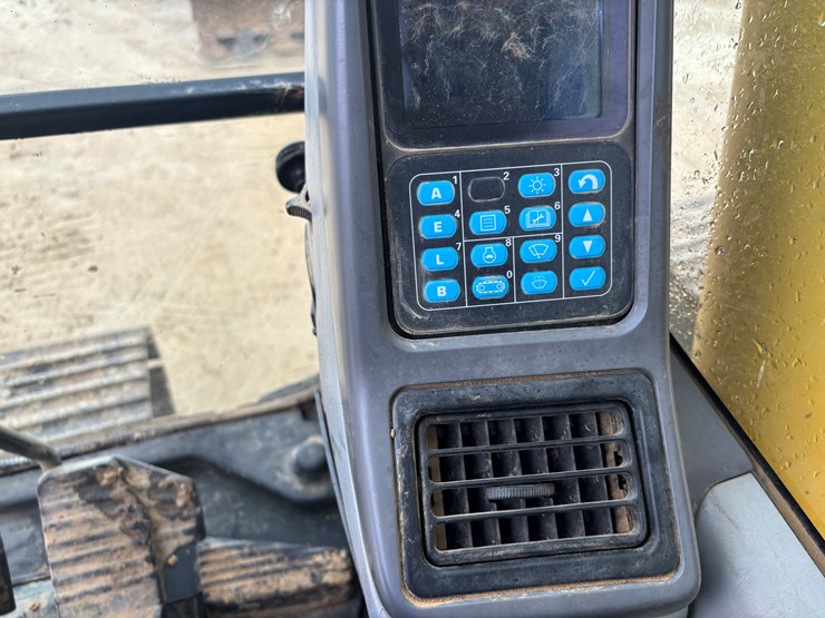 2001-komatsu-pc200-lc-image-60