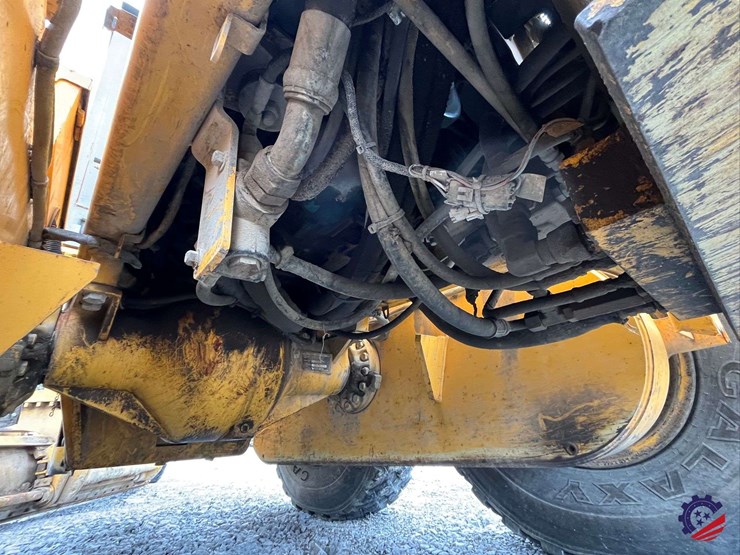 2003-volvo-g710b-image-43