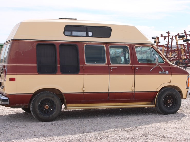 1985-dodge-ram-350-image-7