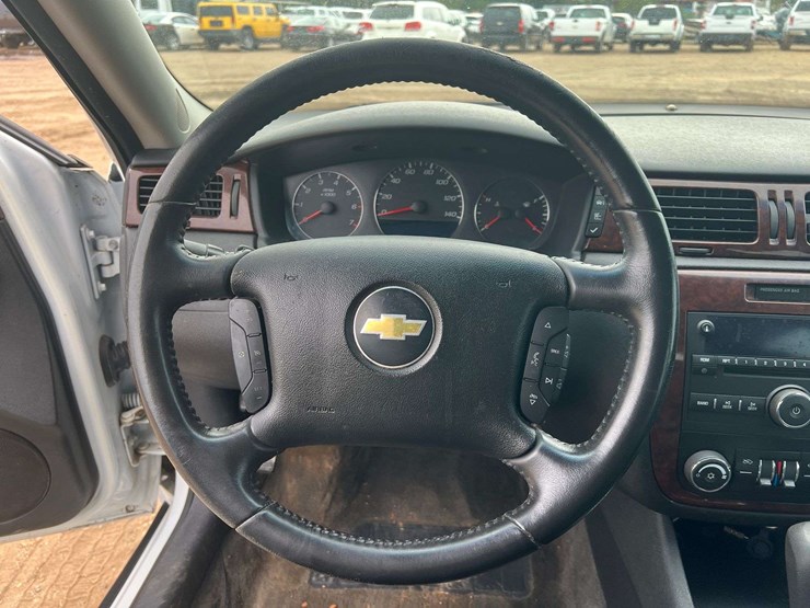 2011-chevrolet-impala-lt-4-door-sedan-(206,126-miles)-image-12