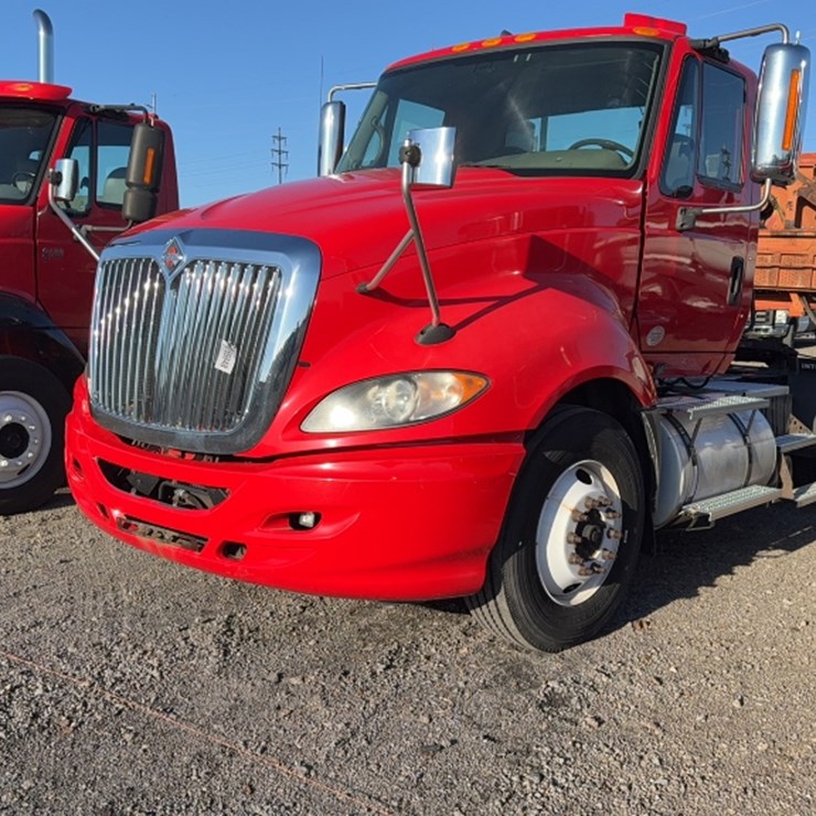 2011 INTERNATIONAL 10