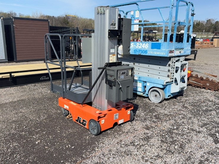 2008-jlg-15sp-image-2