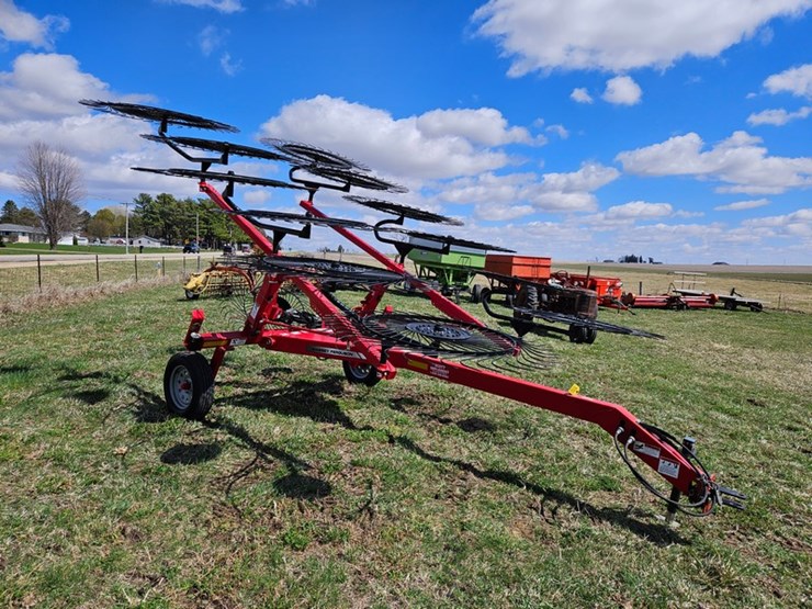 massey-ferguson-12-image-7
