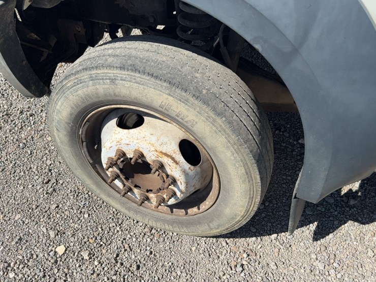 2006-ford-f450-image-16