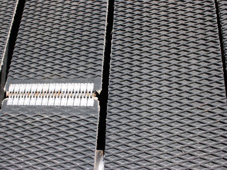 2022-john-deere-560r-image-18