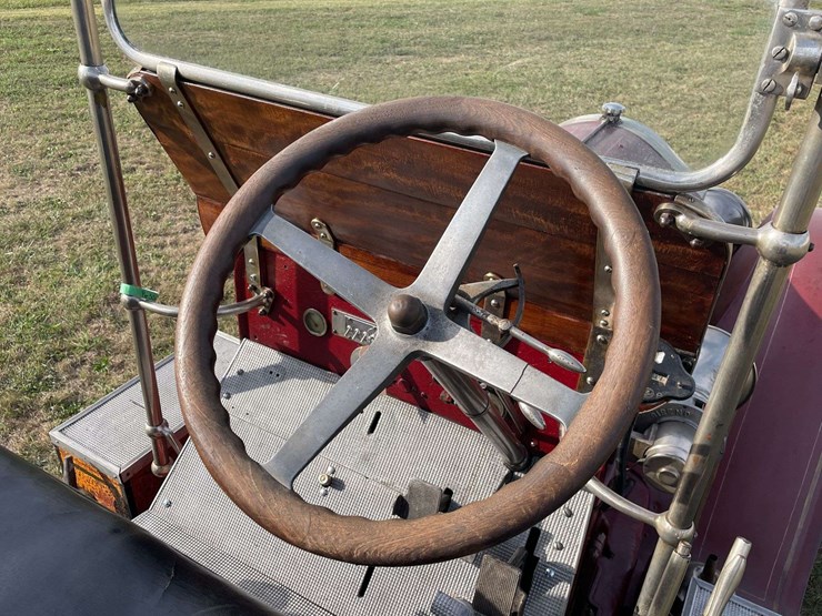 1917-american-la-france-firetruck-image-56
