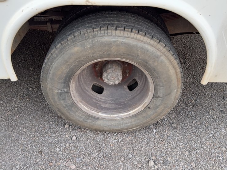 2011-ford-f350-image-14