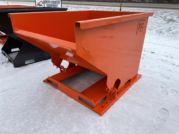 #2003-•-2-yard-self-dumping-hopper-image-1