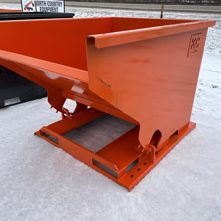 #2003 • 2 Yard Self Dumping Hopper