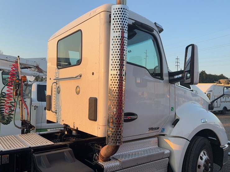 2019-kenworth-t680-image-7