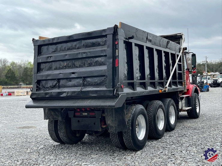 2011-volvo-truck-vhd-tri-axle-dump-truck-image-36