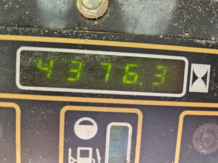 new-holland-ls140-image-26