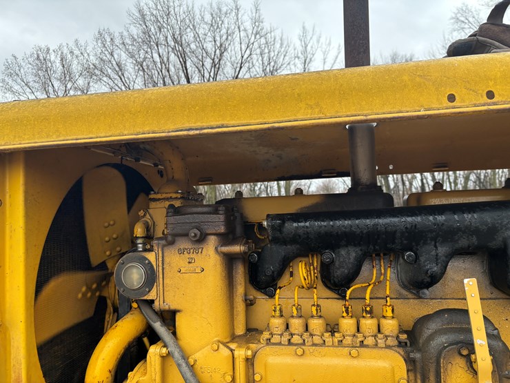 caterpillar-12-image-16