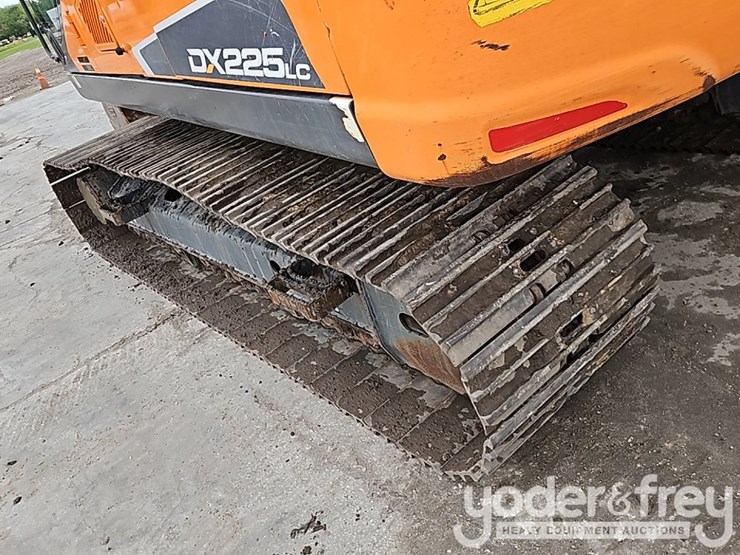 2022-doosan-dx225-lc-image-26