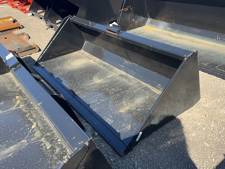 #1040-•-78"-skid-steer-smooth-bucket-image-4