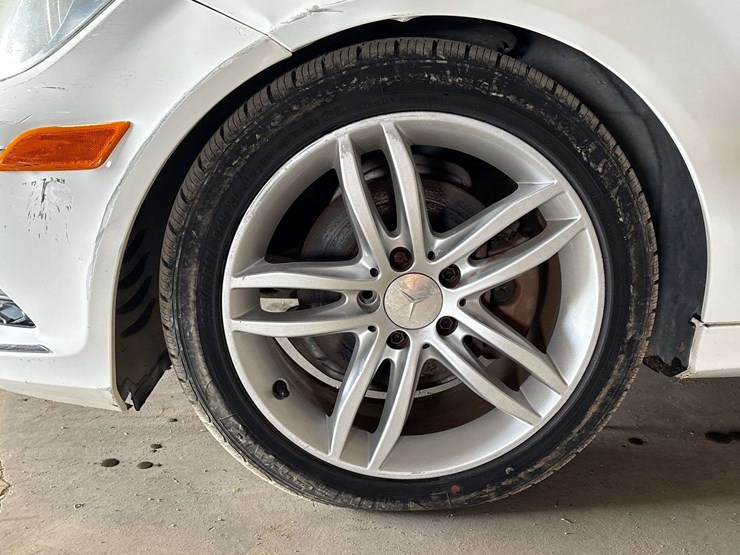 2013-mercedes-benz-c250-4-door-sedan-(123,035-miles)-image-7