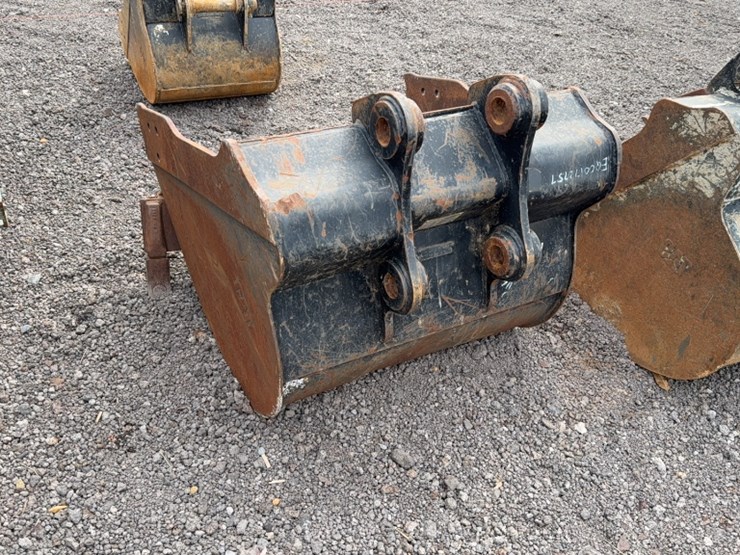 caterpillar-36-image-3