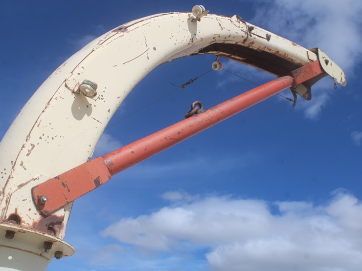 international-830-image-35