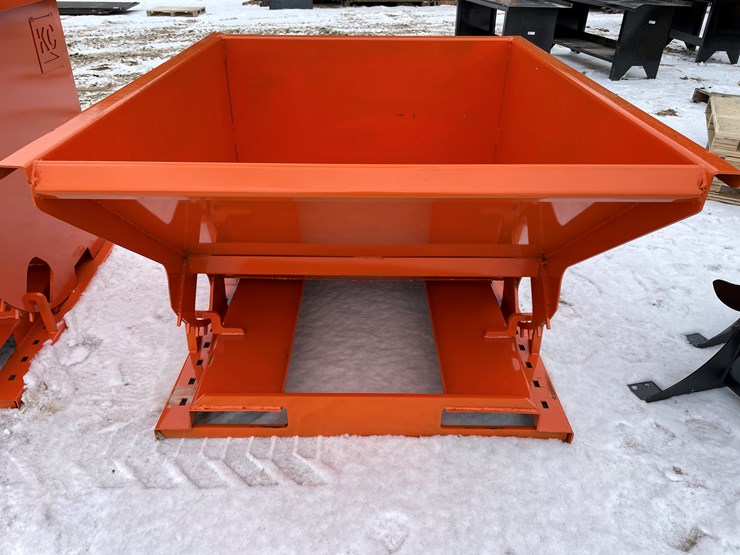 #2004-•-1.5-yard-self-dumping-hopper-image-2