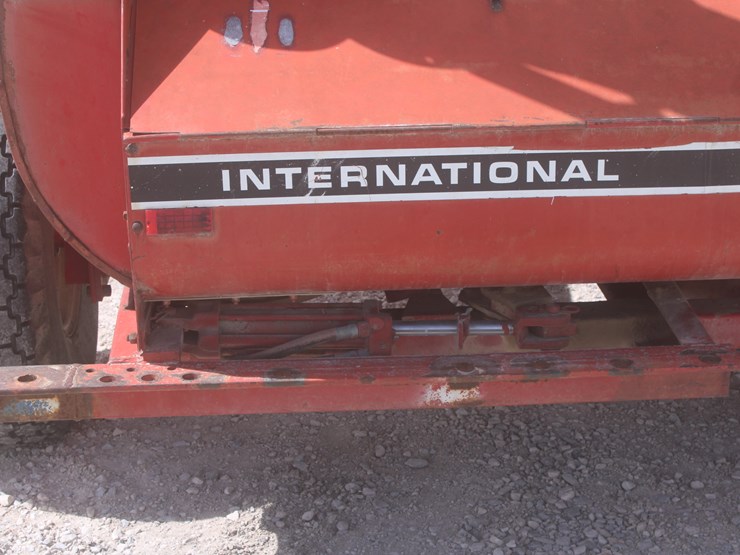 international-830-image-18