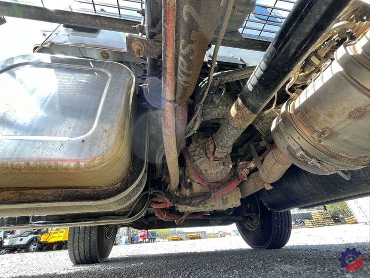 2025-kenworth-t380-image-30