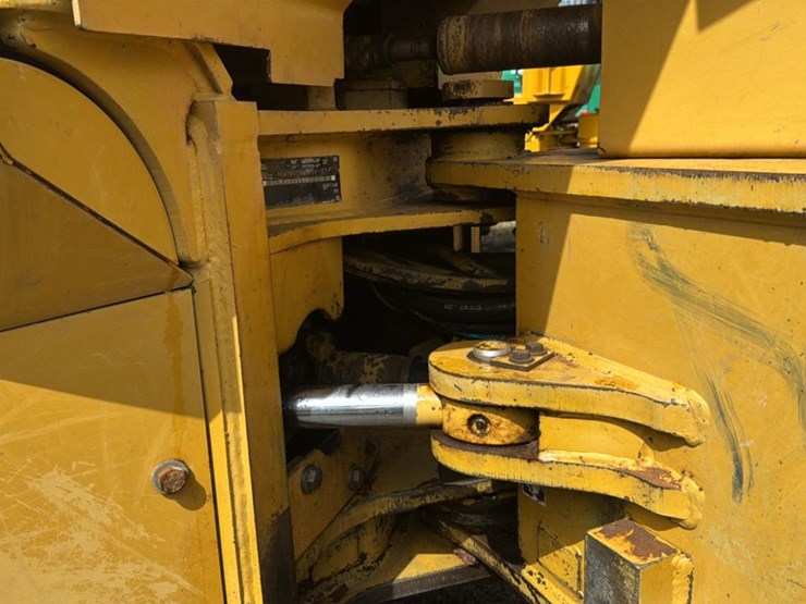 caterpillar-525b-image-26