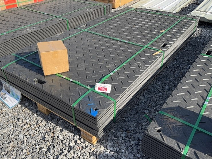 #6039-•-qty(12)-4'-x-8'-ground-protection-mats-image-2