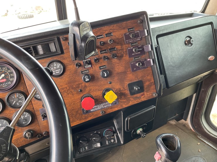 1998-peterbilt-378-image-68