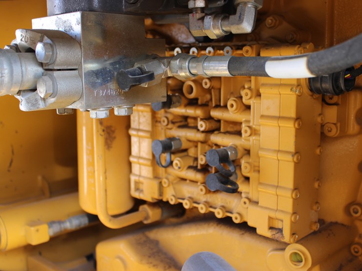 2021-deere-524p-image-34