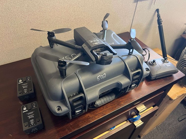 parrot-anafi-usa-foldable-drone-with-4k/thermal-camera-image-4