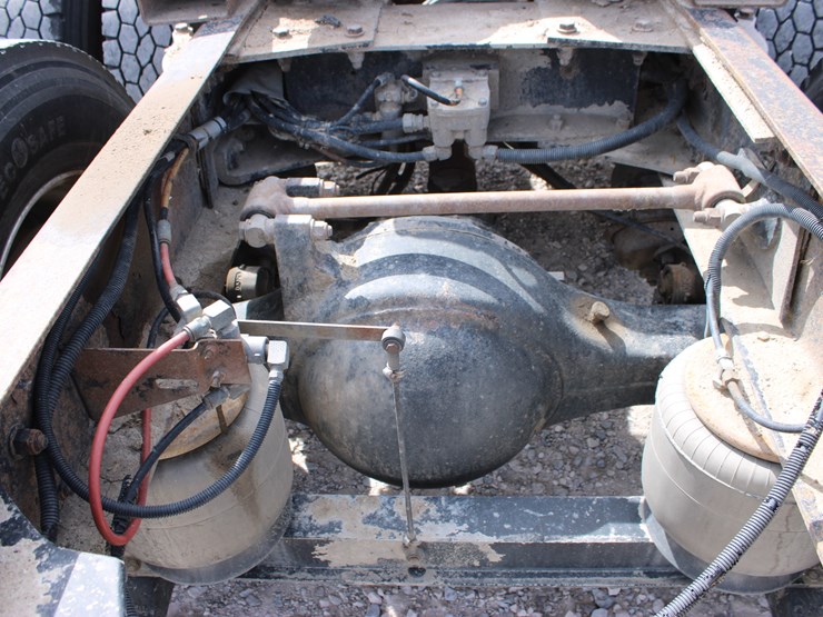 2004-kenworth-t800-image-29