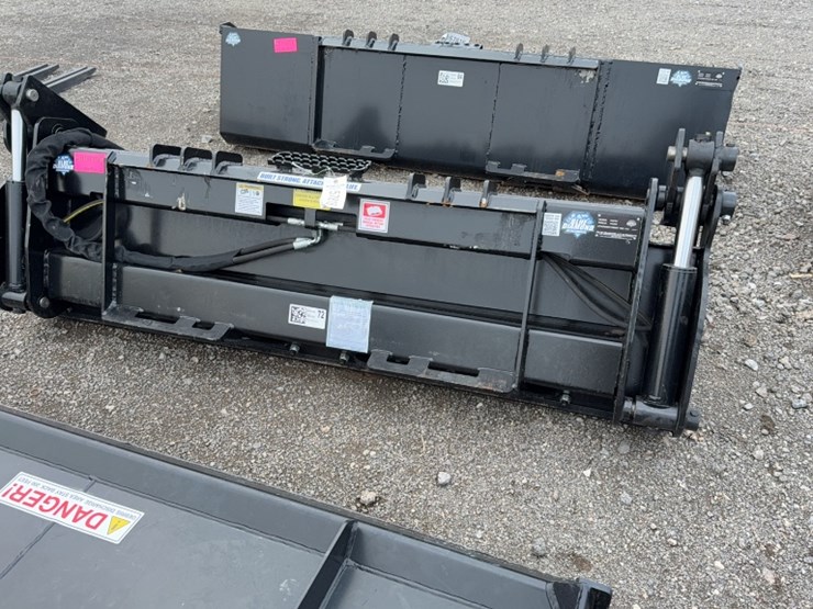 #2017-•-blue-diamond-72"-skid-stter-4in1-bucket-image-3