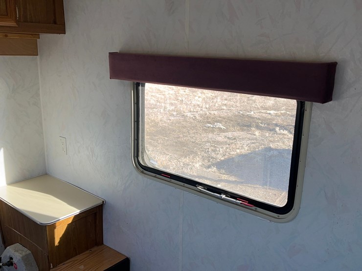 1997-gulf-stream-camper/office-image-36