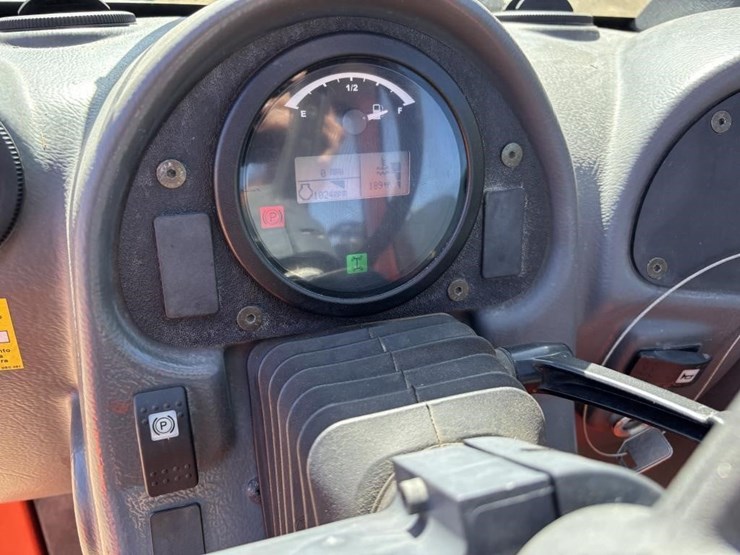 2017-jlg-g5-18a-image-25