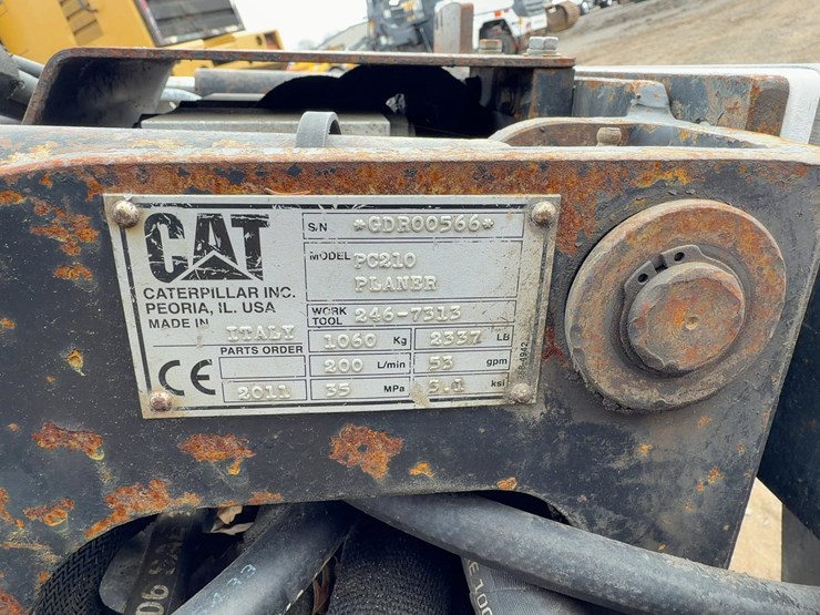 2011-caterpillar-pc210-cold-planer-image-8