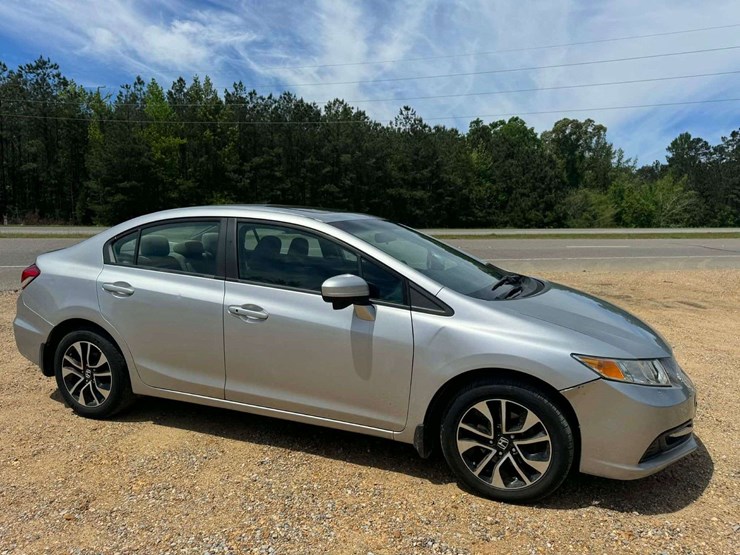 2015-honda-civic-4-door-sedan-(249,847-miles)-image-8