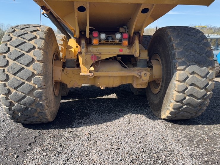 2017-caterpillar-745-image-7