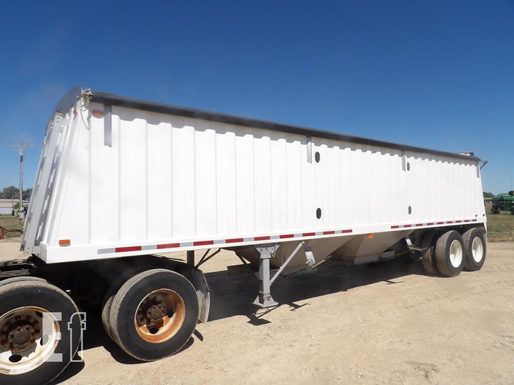 2010-jet-34-ft-image-1