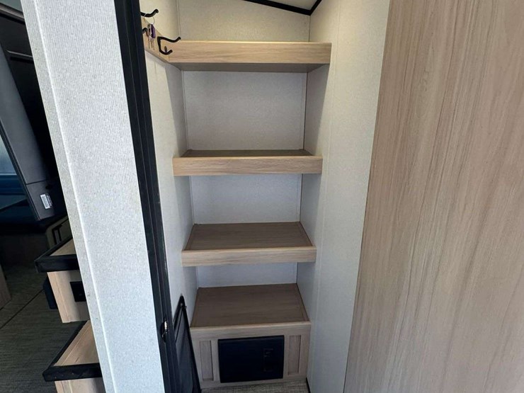 2021-radiance-28bh-bumper-pull-camper---bunks-image-35