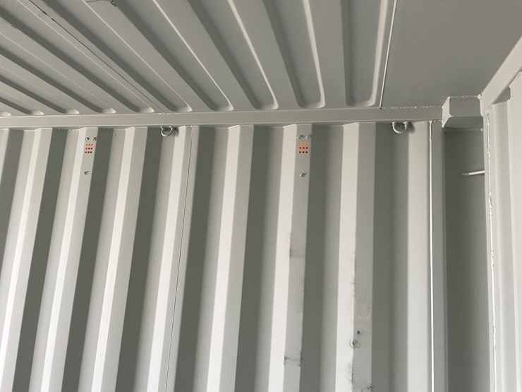 #116-•-20'-shipping-container-image-15